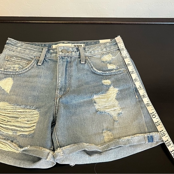 Lovers & Friends Dylan Boyfriend jeans shorts, distressed, color Harper, sz 24 - Picture 14 of 15